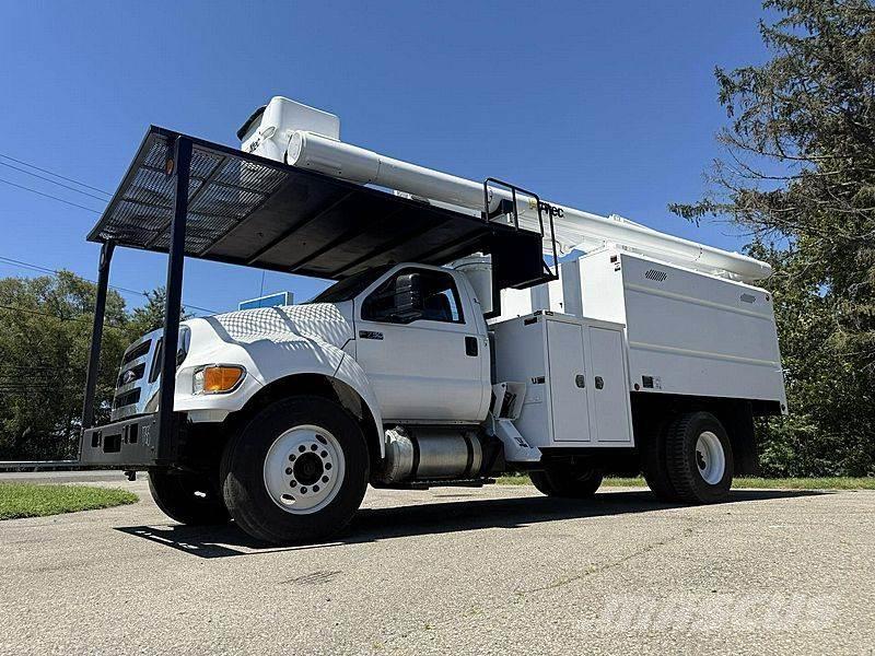 Ford F-750 Avtokošare