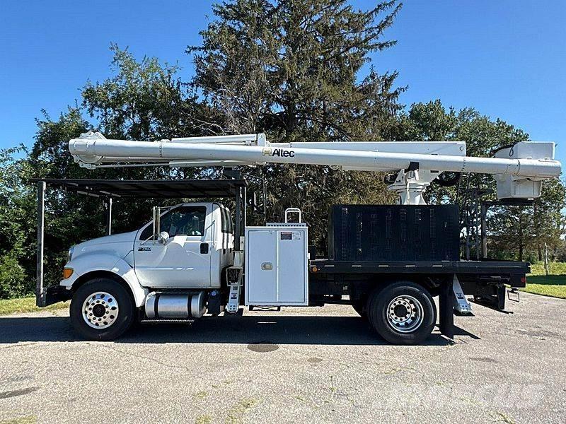Ford F-750 Avtokošare