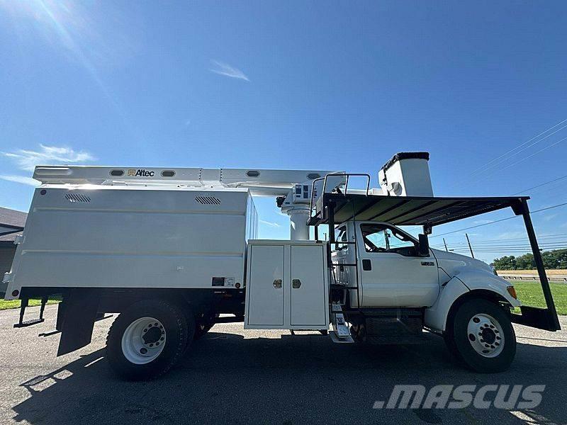 Ford F-750 Avtokošare