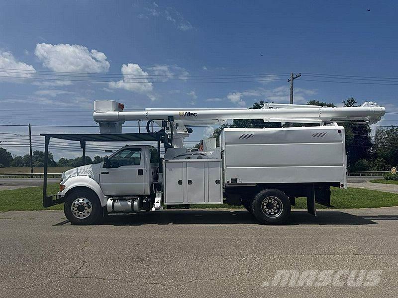 Ford F-750 Avtokošare