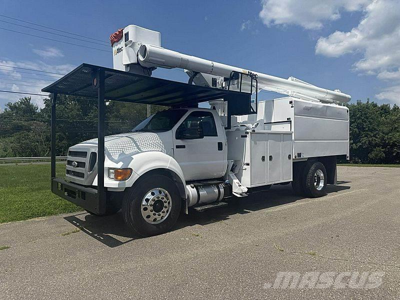 Ford F-750 Avtokošare