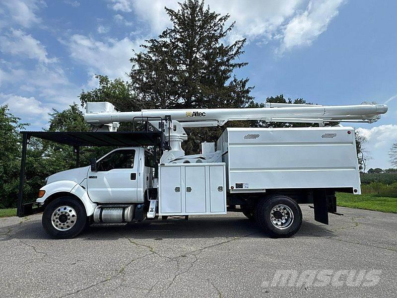 Ford F-750 Avtokošare