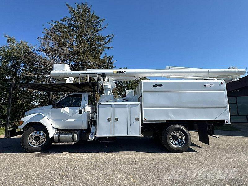 Ford F-750 Avtokošare