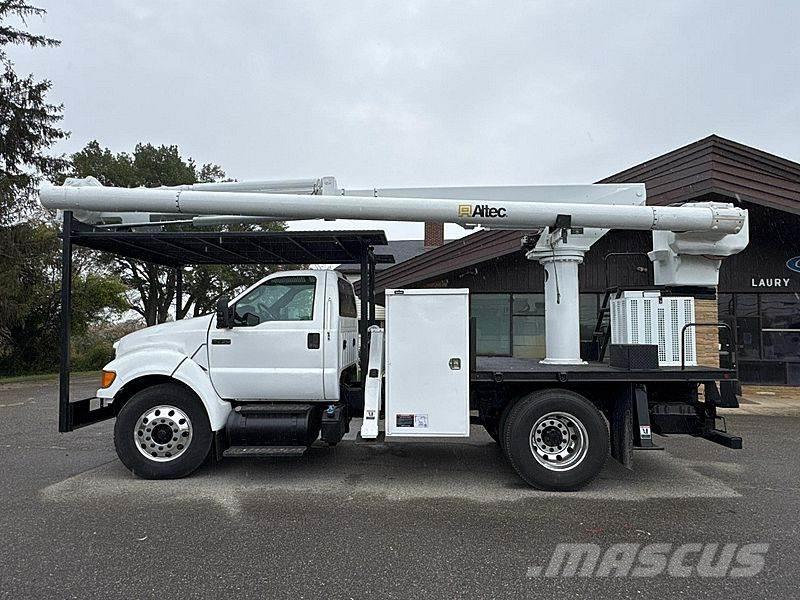 Ford F-750 Avtokošare