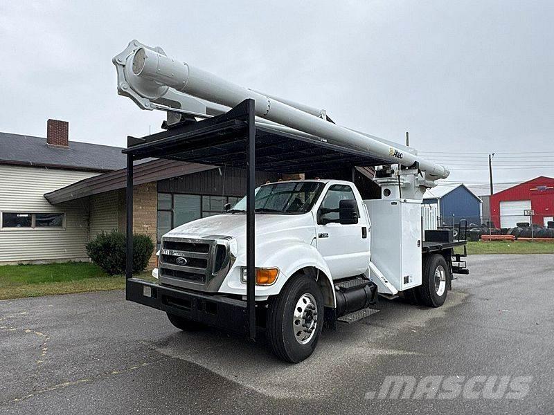 Ford F-750 Avtokošare