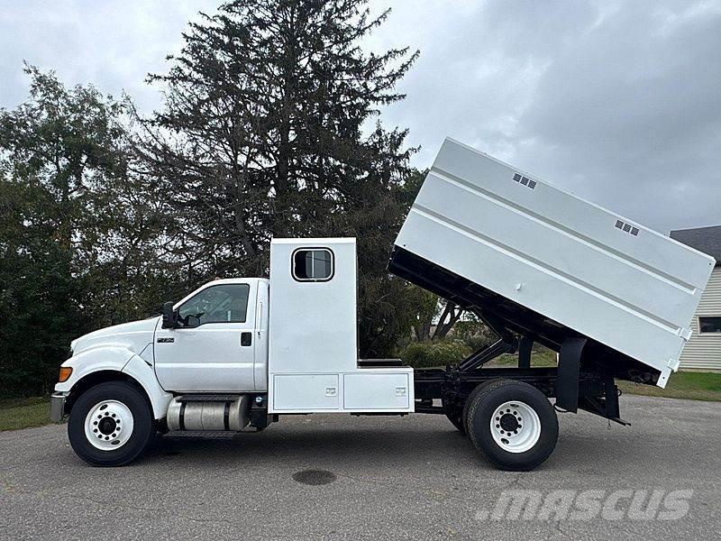 Ford F-750 Tovornjaki za žagovino