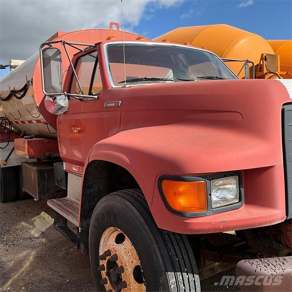 Ford F-800 Tovornjaki cisterne