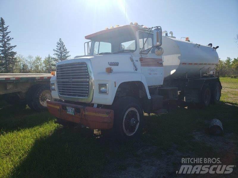 Ford L8000 Tovornjaki cisterne