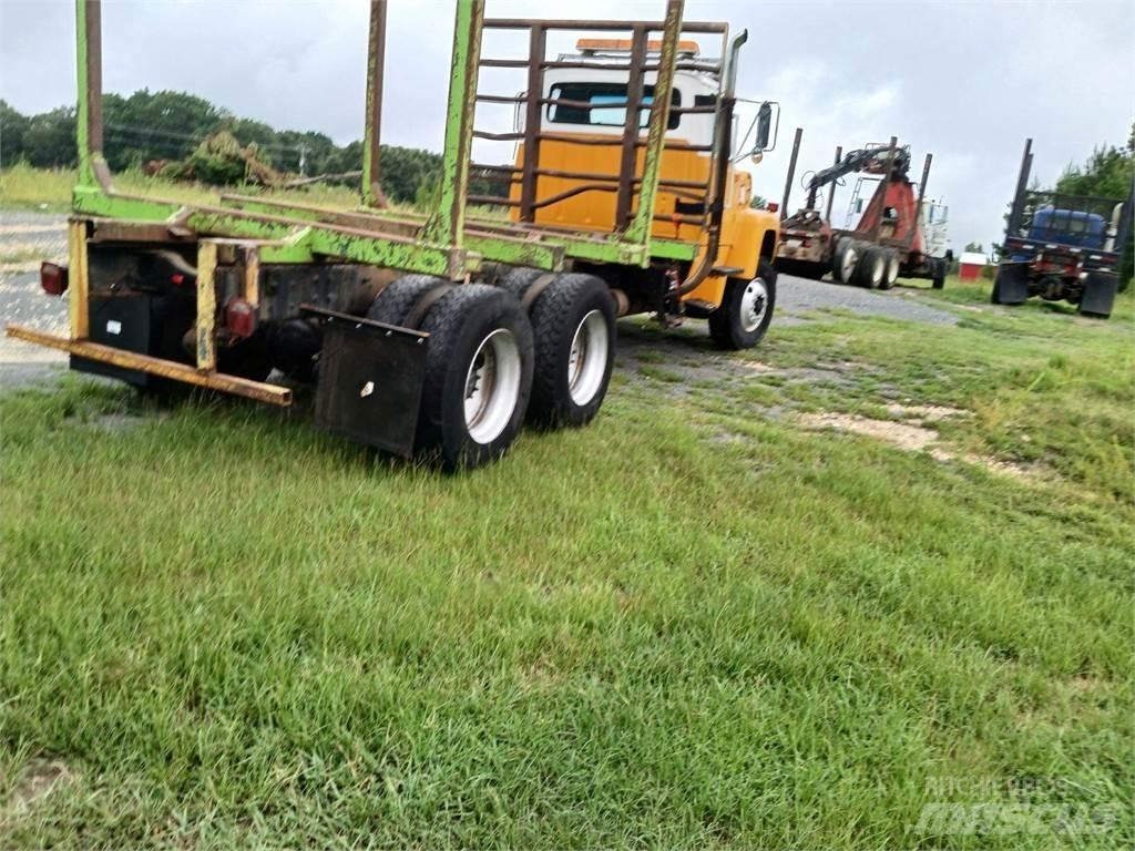 Ford L8000 Tovornjaki za hlode