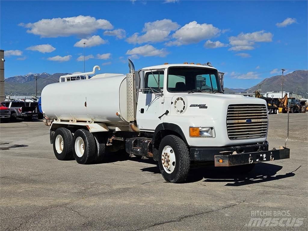Ford L9000 Tovornjaki cisterne