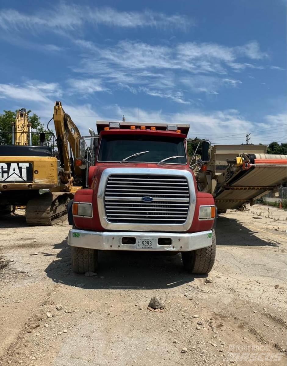 Ford L9000 Tovornjaki cisterne