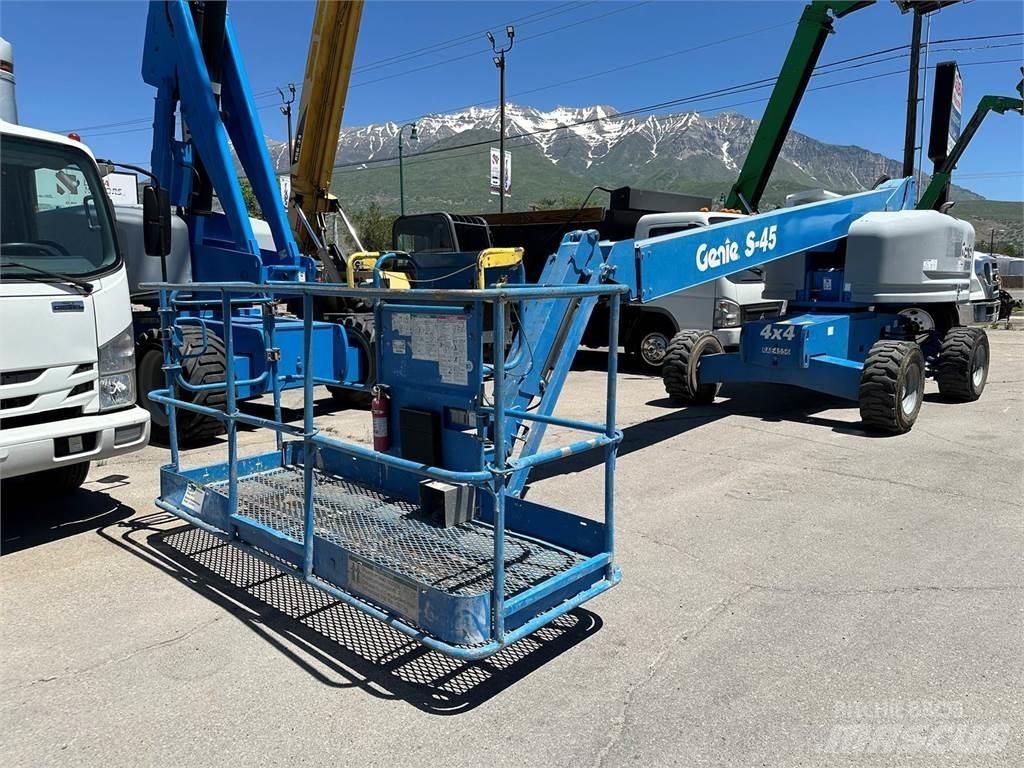 Genie S-45 Teleskopske dvižne ploščadi