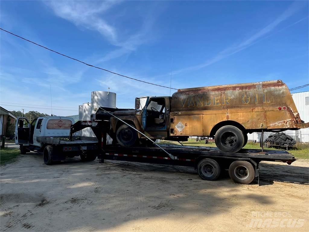 GMC C4500 Tovornjaki s kesonom/platojem