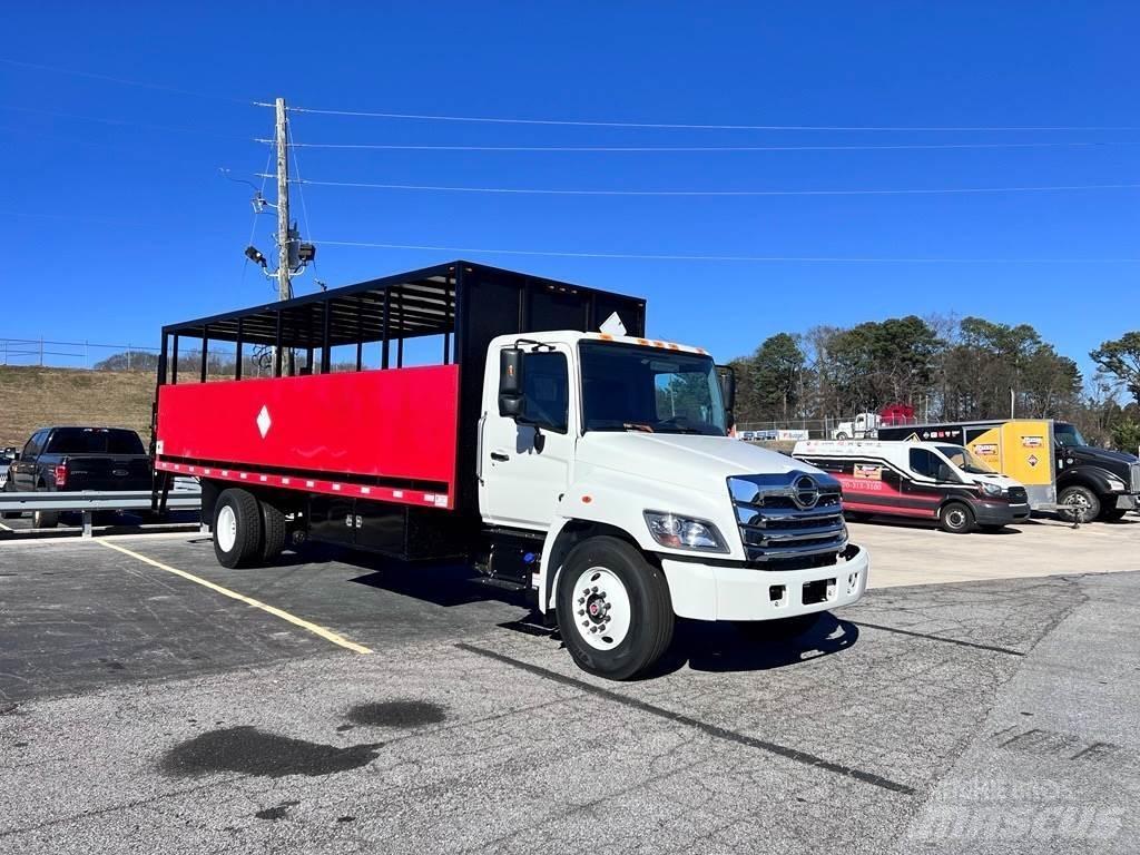 Hino L7 Tovornjaki cisterne