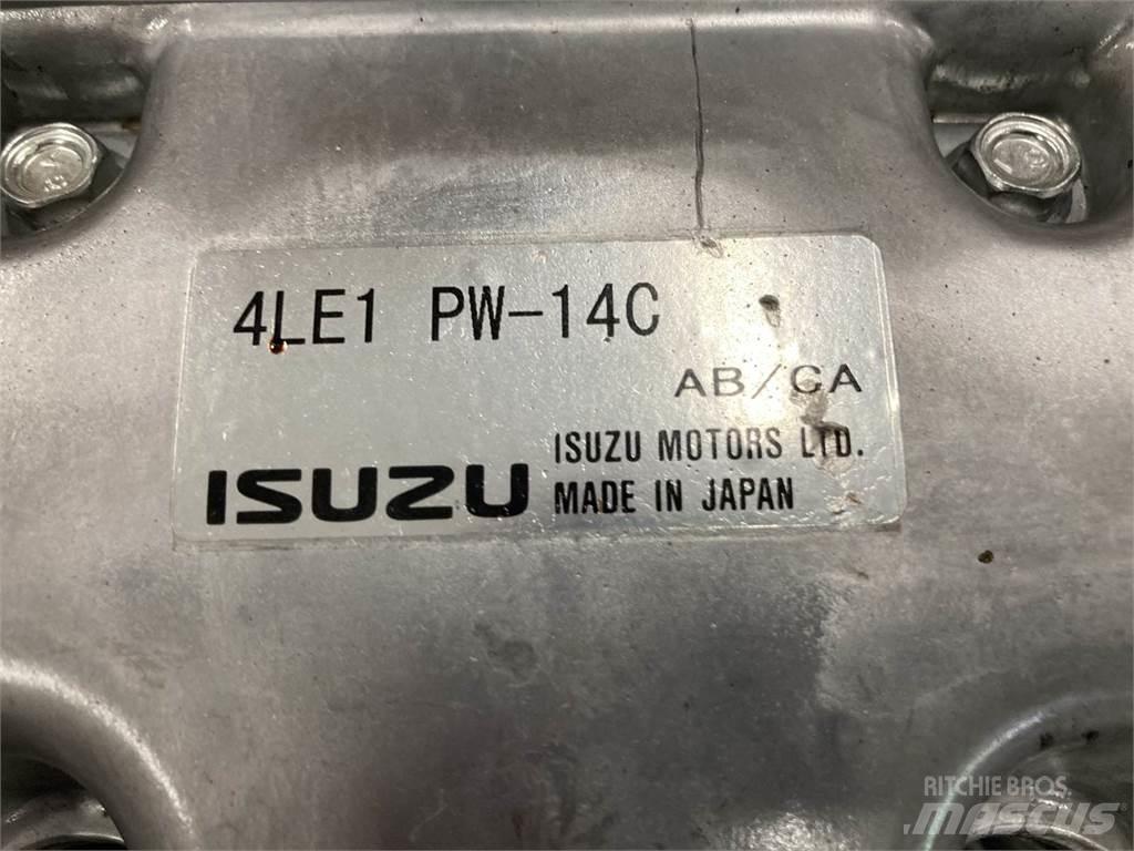 Isuzu  Motorji