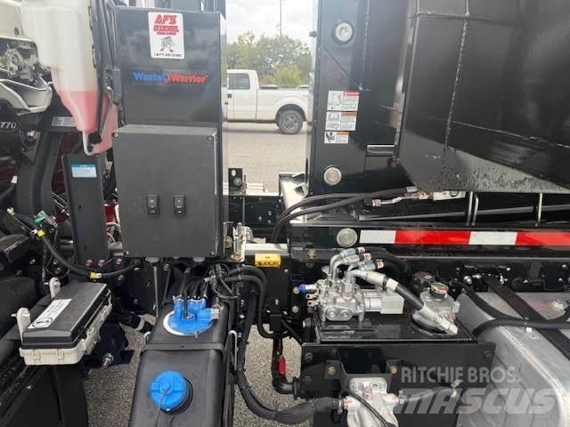 Isuzu FTR Kotalni prekucni tovornjaki