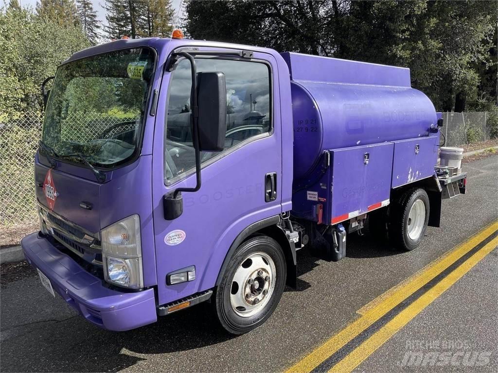 Isuzu NPR Tovornjaki cisterne