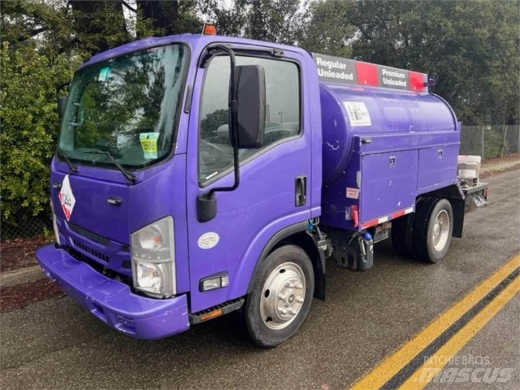 Isuzu NPR Tovornjaki cisterne