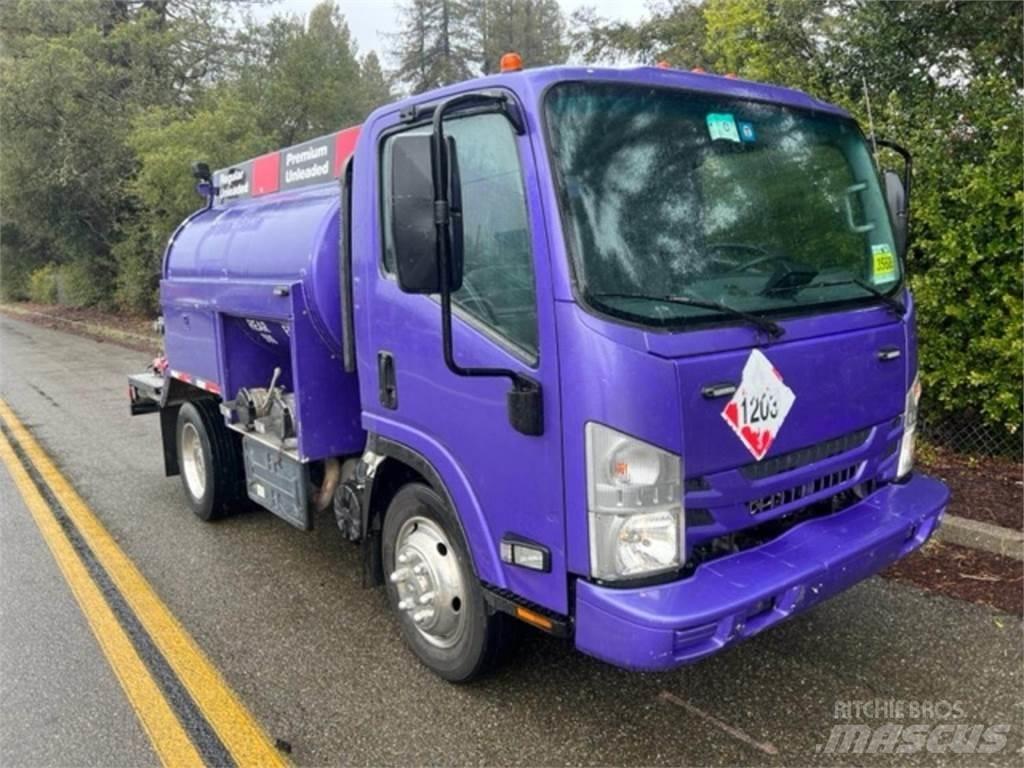 Isuzu NPR Tovornjaki cisterne