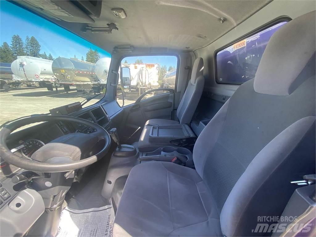 Isuzu NQR Tovornjaki cisterne