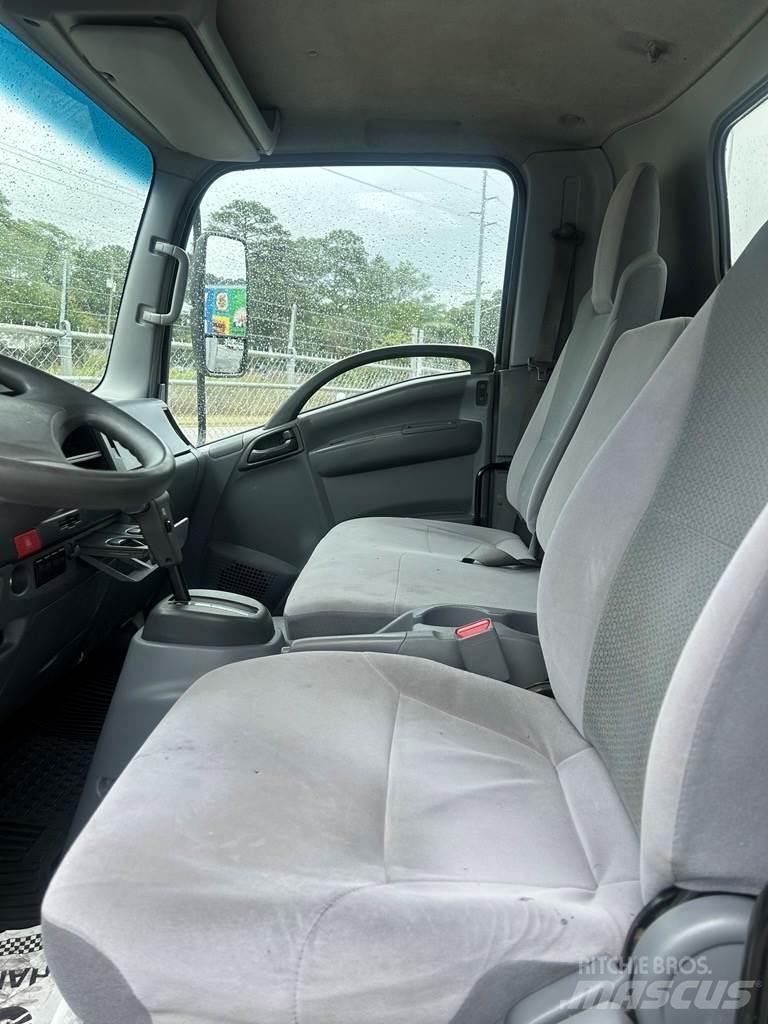 Isuzu NRR Vlačilci