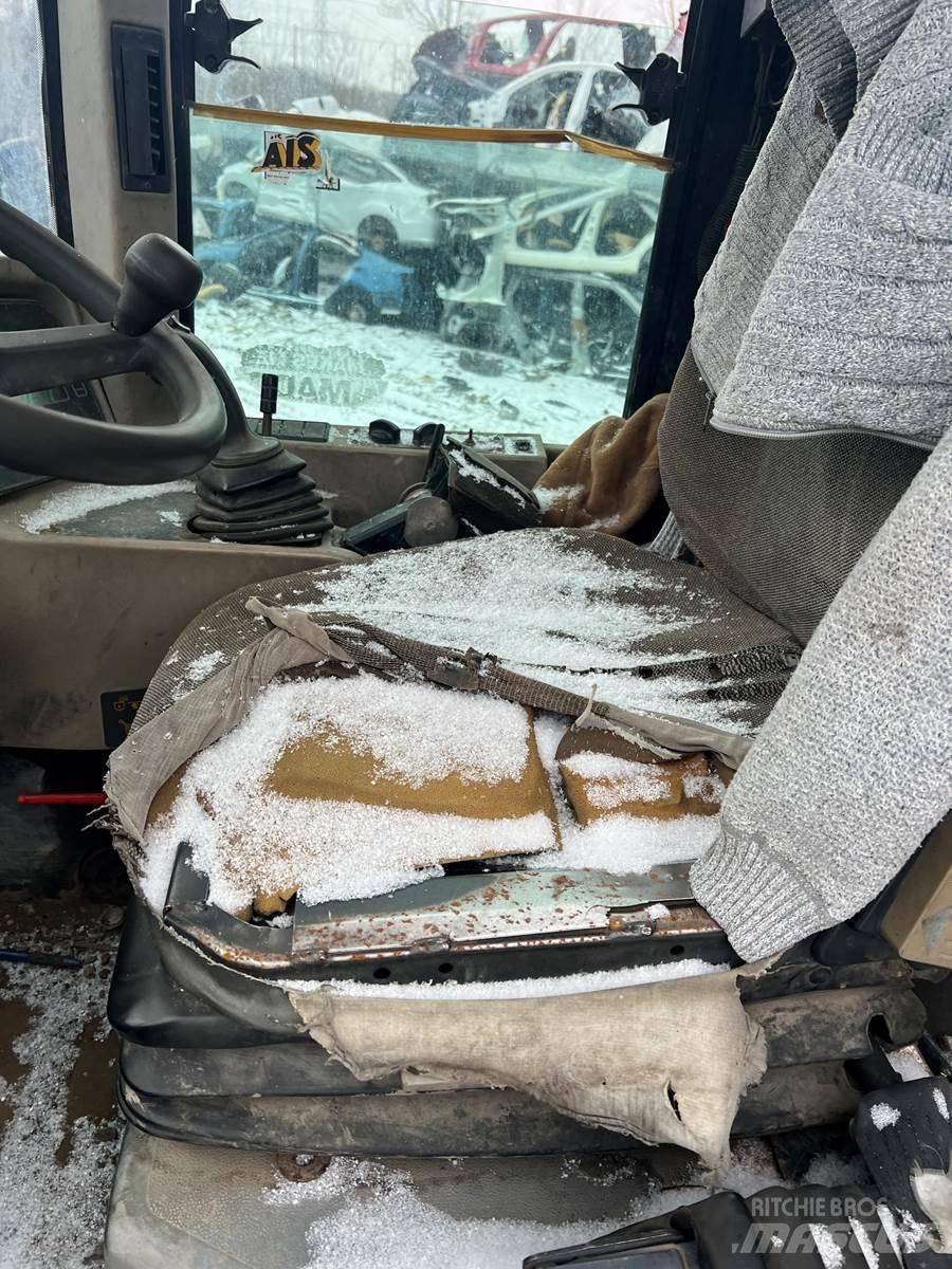 JCB 411 HT Kolesni nakladalci