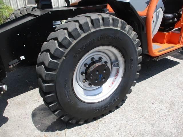 JLG 1055 Teleskopski viličarji