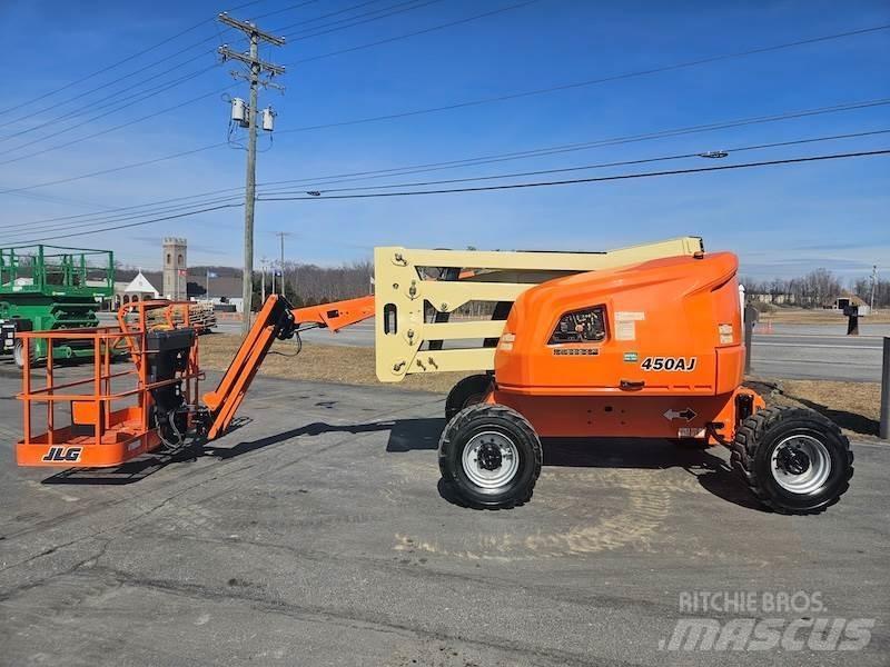 JLG 450AJ Druga dvigala in dvižne ploščadi