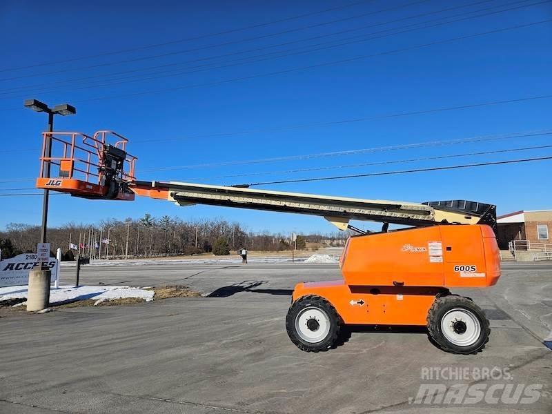 JLG 600S Teleskopske dvižne ploščadi