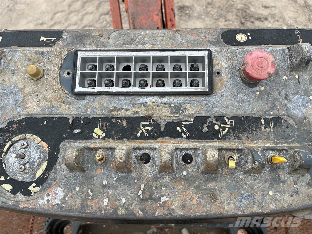 JLG 660SJ Druga dvigala in dvižne ploščadi