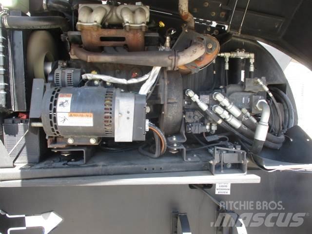 JLG 800S Druga dvigala in dvižne ploščadi