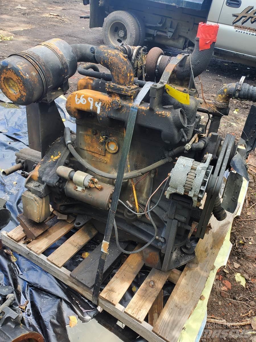 John Deere  Motorji