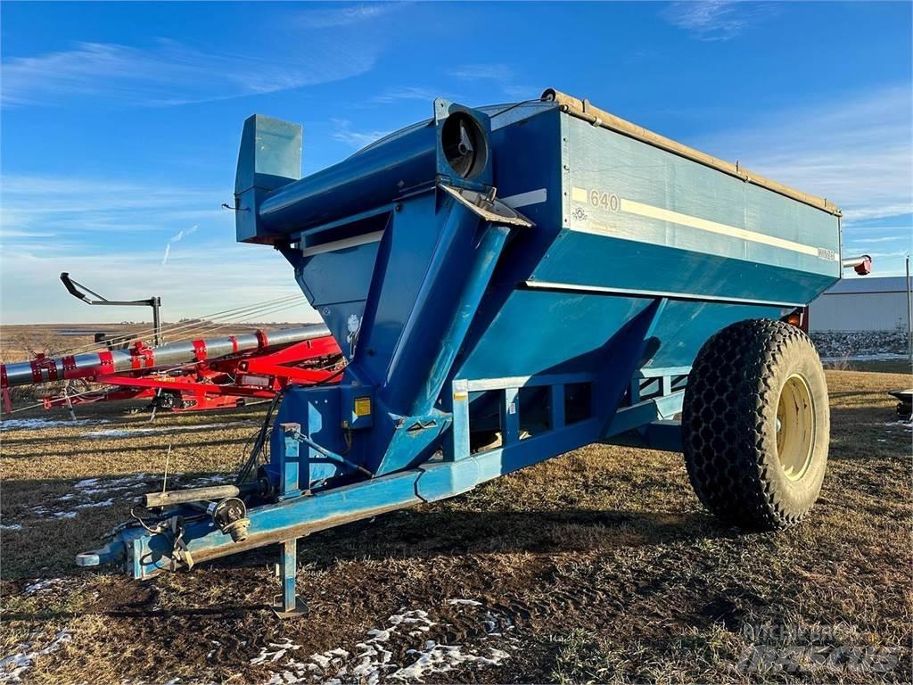 Kinze 640 Prikolice za žito