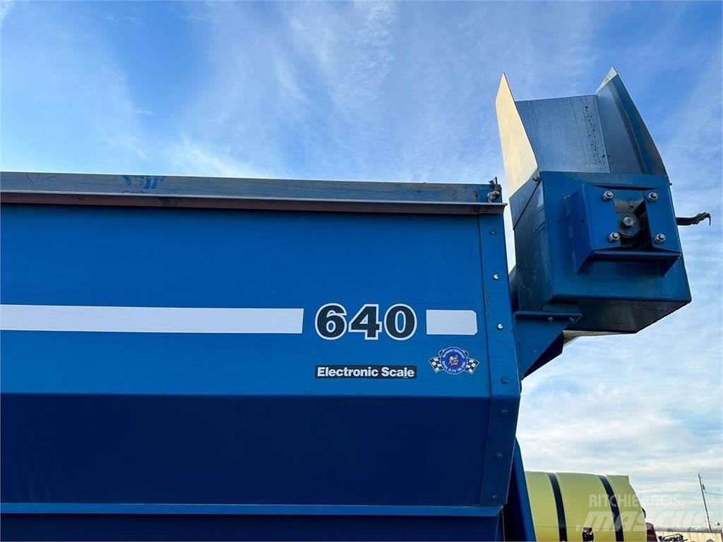 Kinze 640 Prikolice za žito
