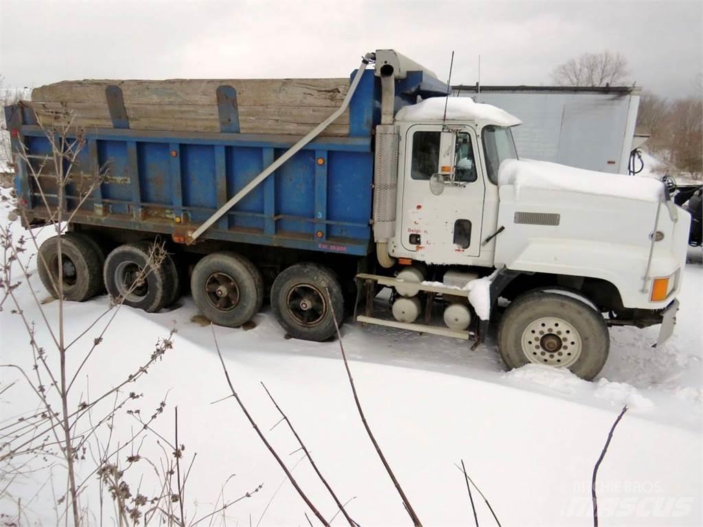 Mack CL613 Kiper tovornjaki
