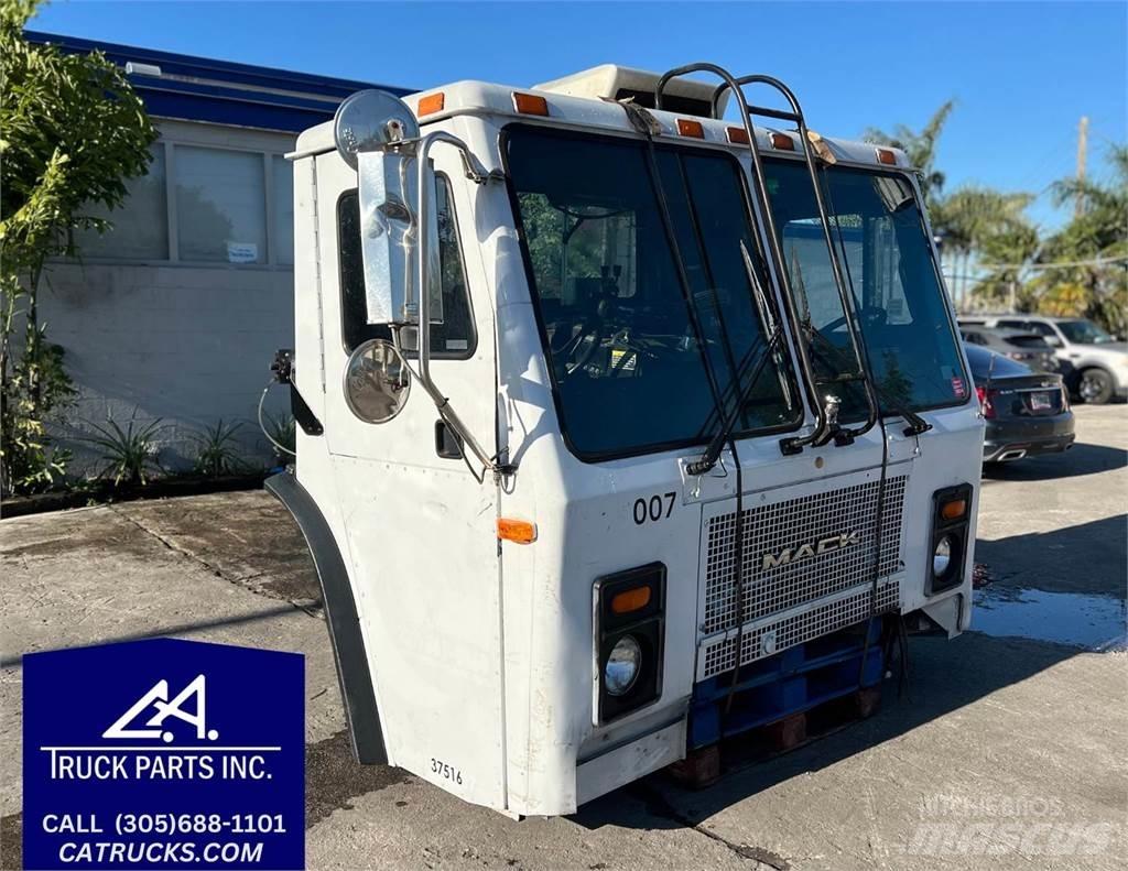 Mack LE613 Druge komponente