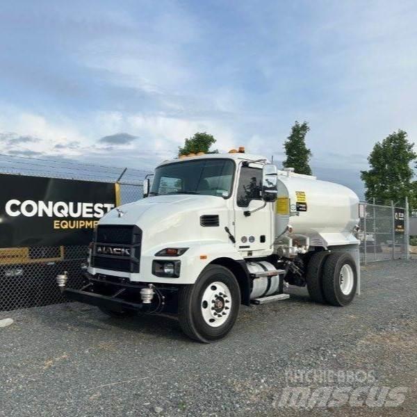 Mack MD642 Tovornjaki cisterne