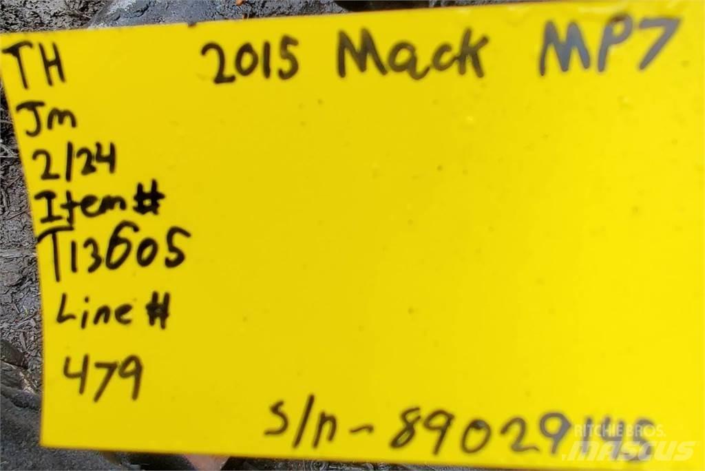 Mack MP7 Motorji