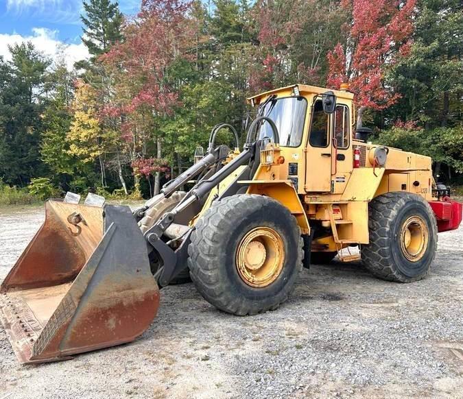 Volvo L120 Kolesni nakladalci