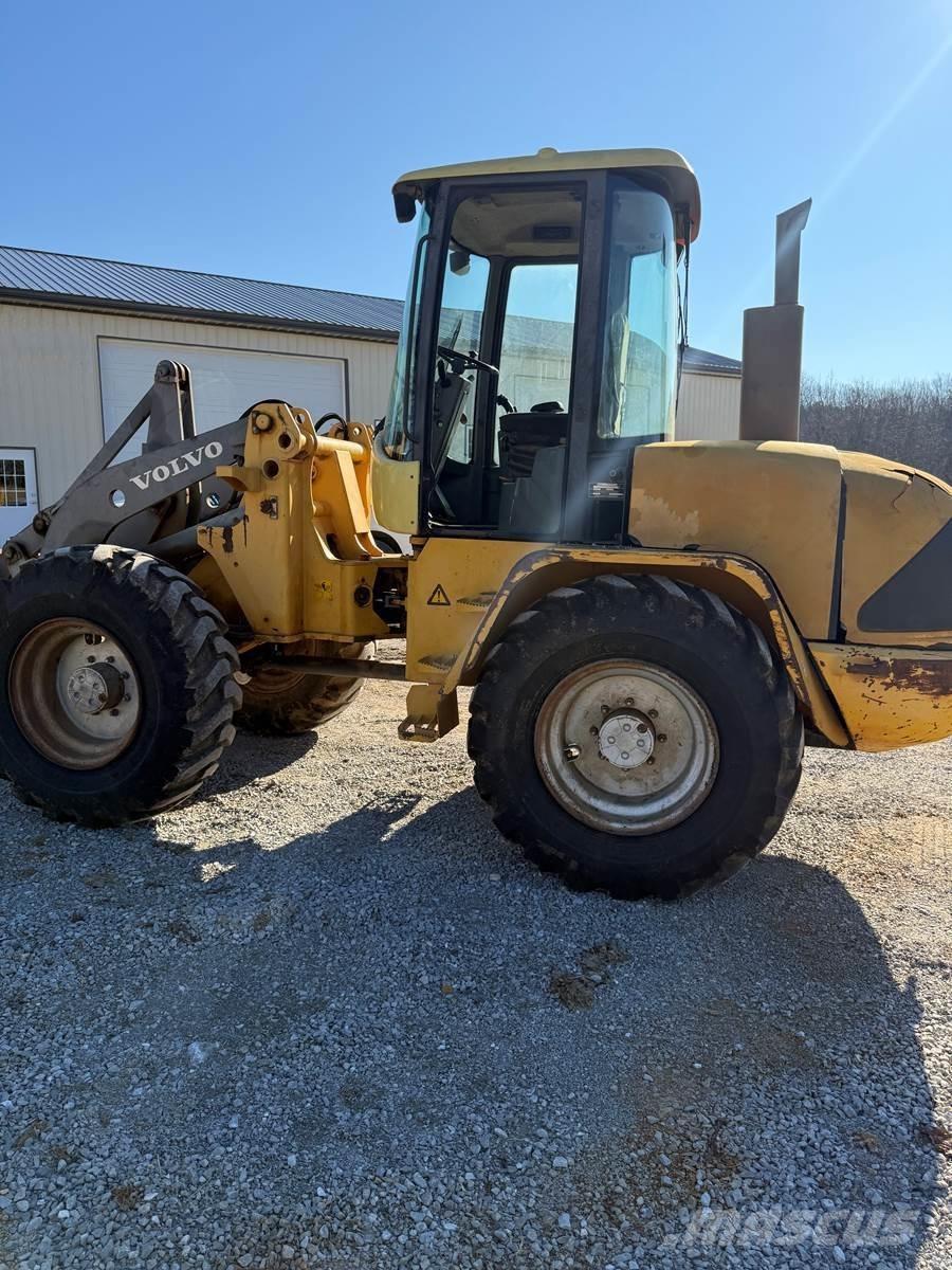 Volvo L45 Kolesni nakladalci
