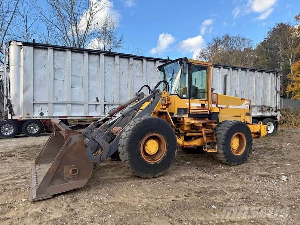 Volvo L90B Kolesni nakladalci