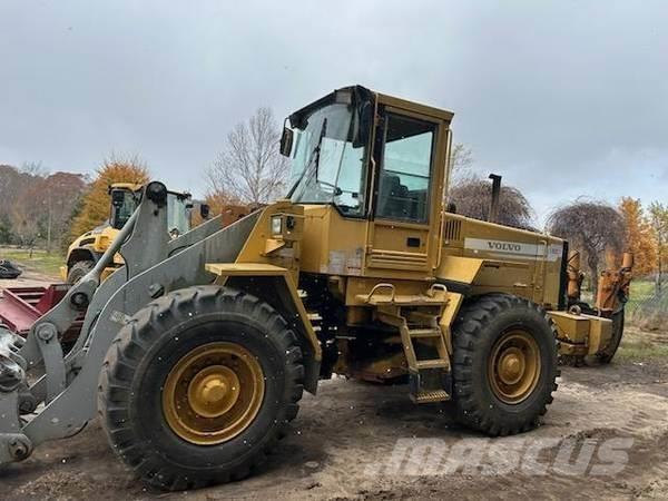 Volvo L90C Kolesni nakladalci
