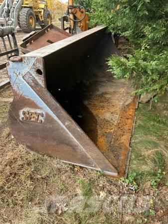 Volvo L90C Kolesni nakladalci