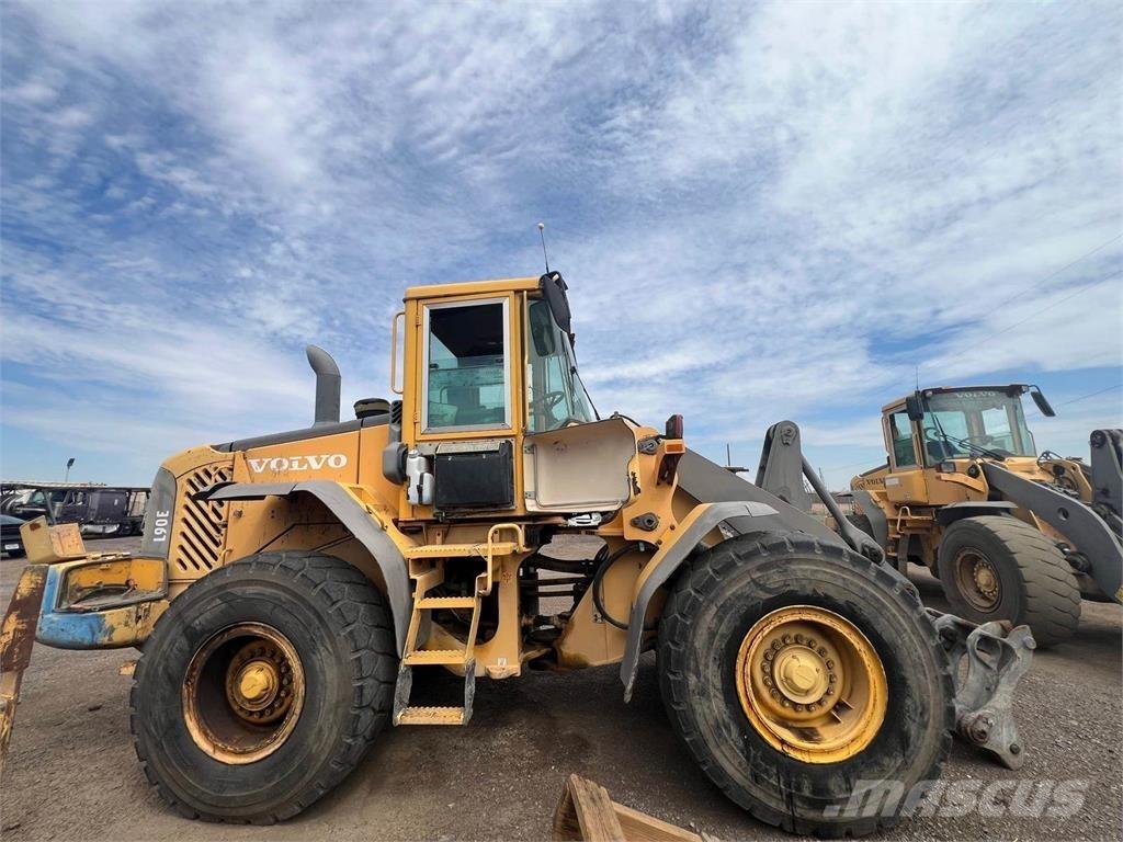 Volvo L90E Kolesni nakladalci