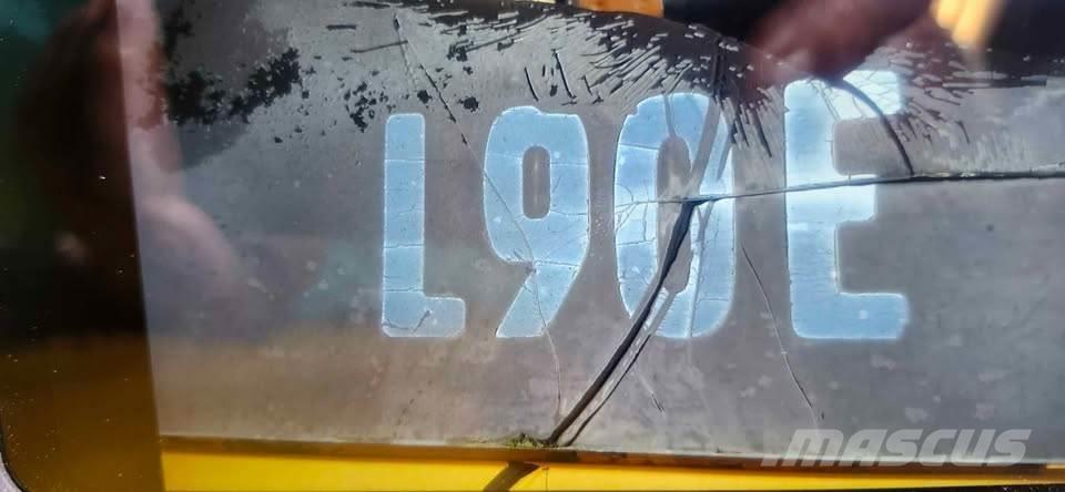 Volvo L90E Kolesni nakladalci