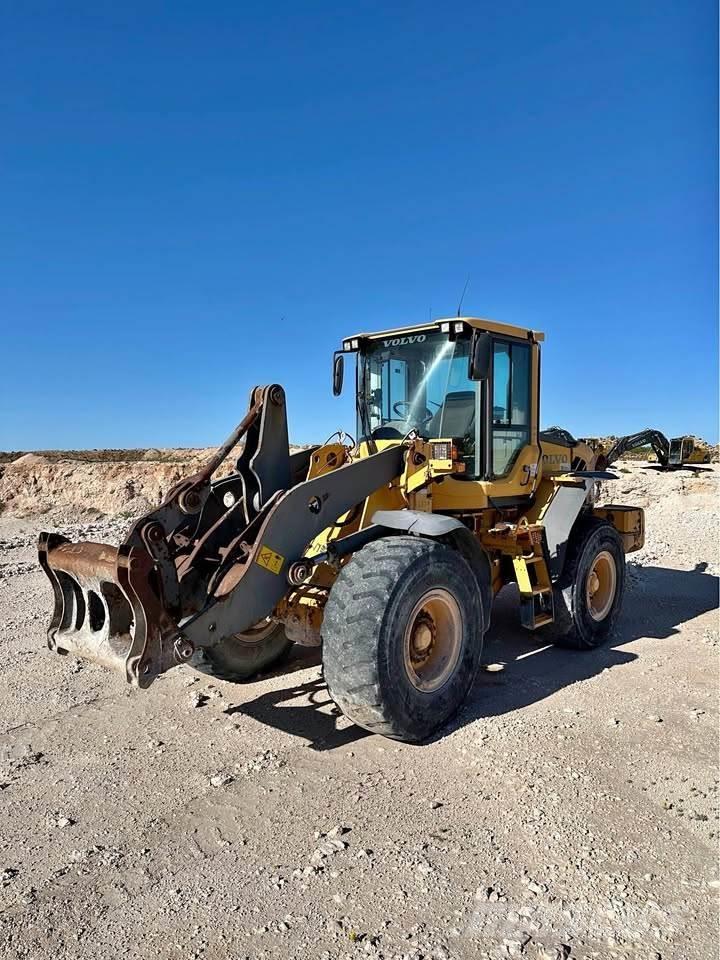 Volvo L90F Kolesni nakladalci