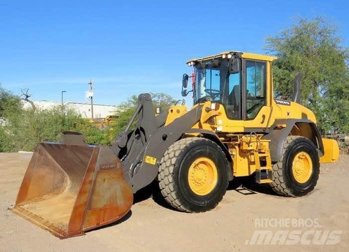 Volvo L90G Kolesni nakladalci