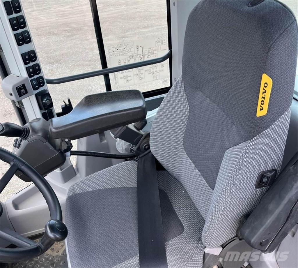 Volvo L90H Kolesni nakladalci