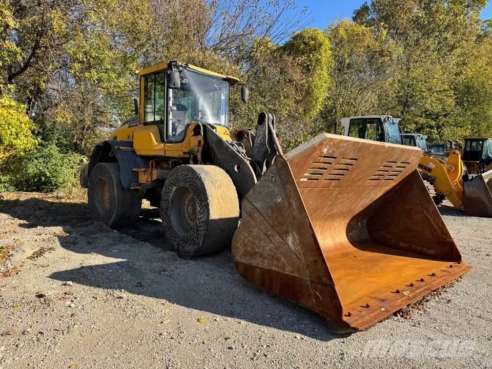Volvo L90H Kolesni nakladalci