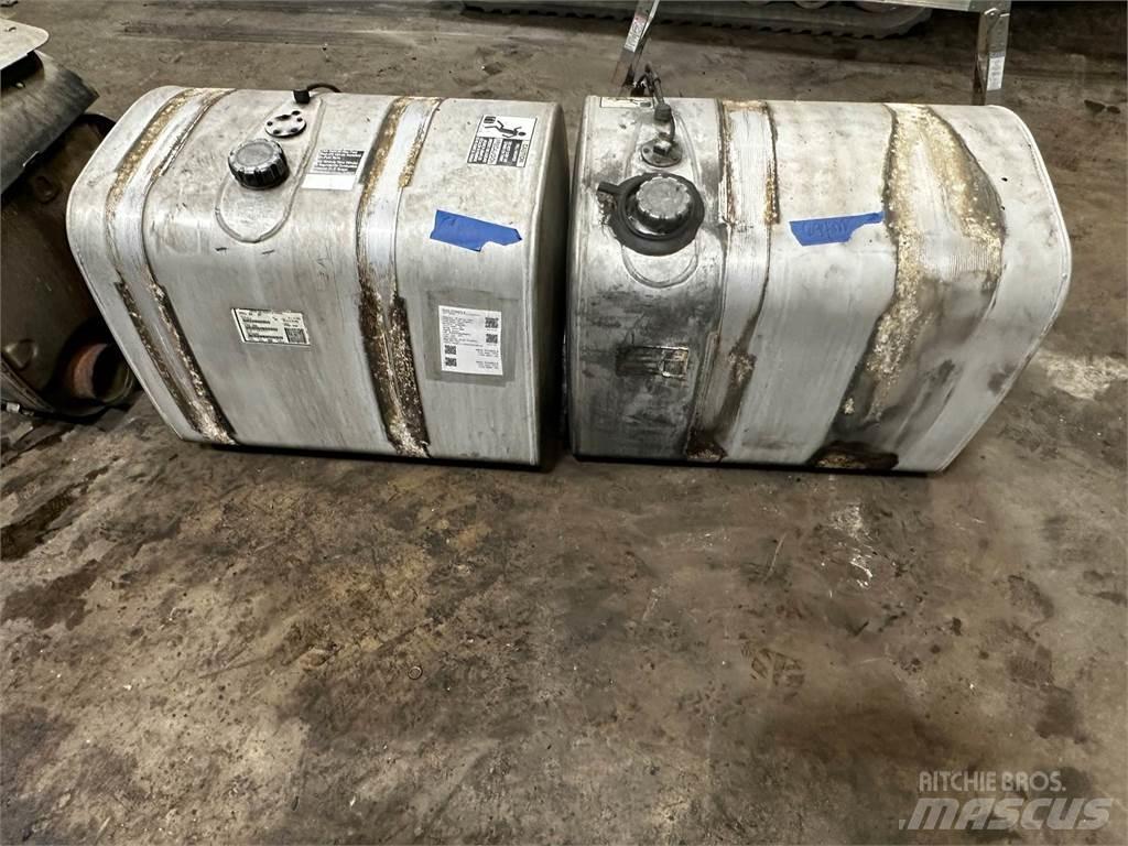 Volvo VNL Tovornjaki cisterne